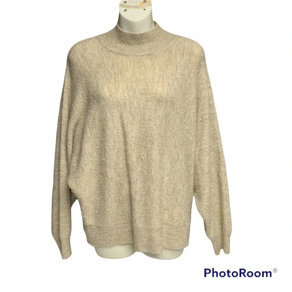 H&M beige dolman sweater size M super soft and fuzzy